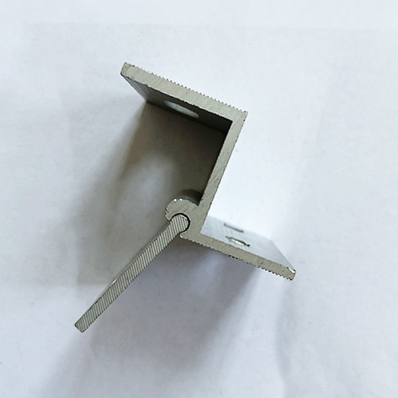 Móc mái kim loại hình thang cho cấu trúc bảng điều khiển năng lượng mặt trời Hỗ trợ phần cứng cố định