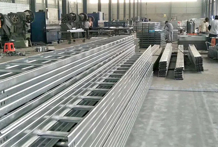 Khay cáp loại thang 1,5 - 2,5mm Khay cáp thép mạ kẽm Chống ăn mòn