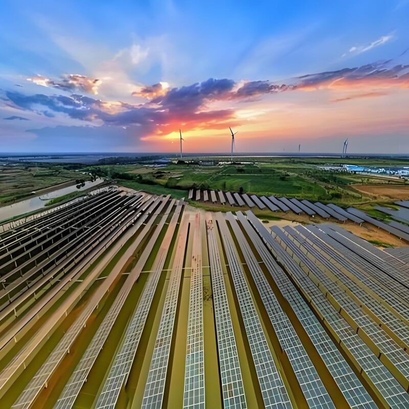 Giá đỡ lắp đặt năng lượng mặt trời trên mặt đất cung cấp sự hỗ trợ cho các hệ thống PV năng lượng mặt trời quy mô tiện ích với khả năng chịu tải gió và tuyết cao