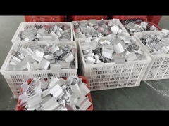 Đẹp gắn tấm pin mặt trời mái nhà kim loại tùy chỉnh Độ bền cao